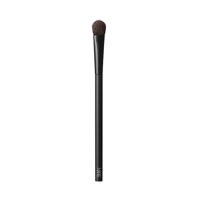Display zoomed image number 1: #20 ALLOVER EYESHADOW BRUSH, 
