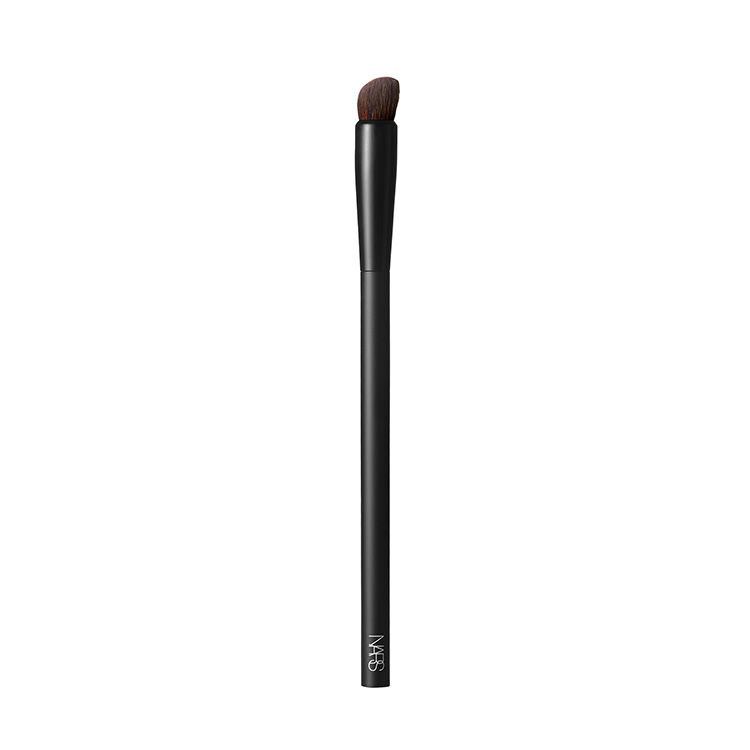 #24 HIGH PIGMENT EYESHADOW BRUSH, 